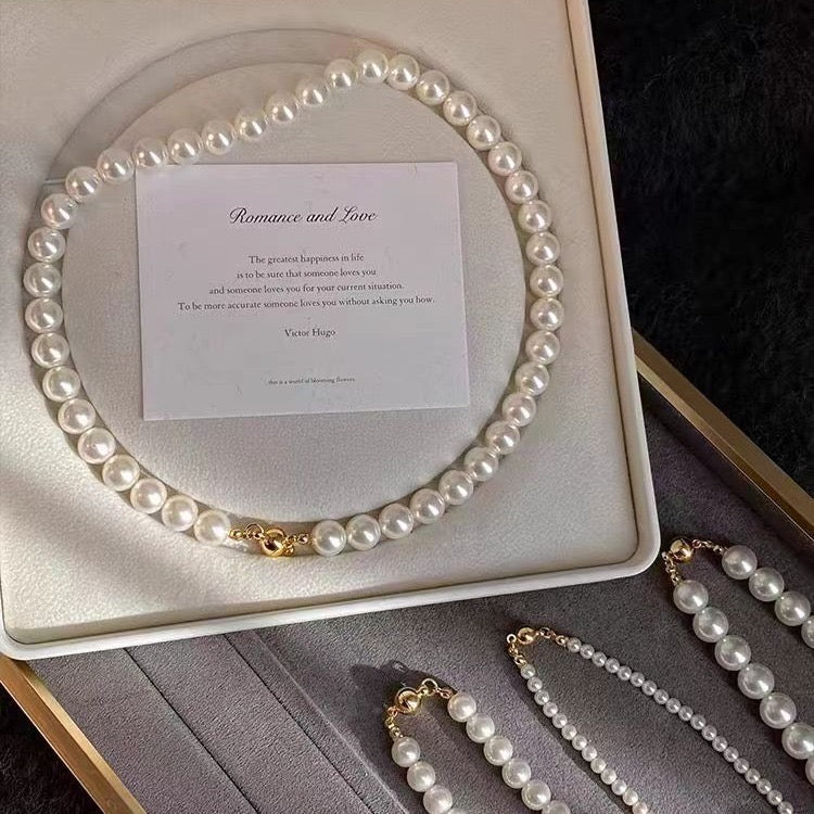 pearl necklace white