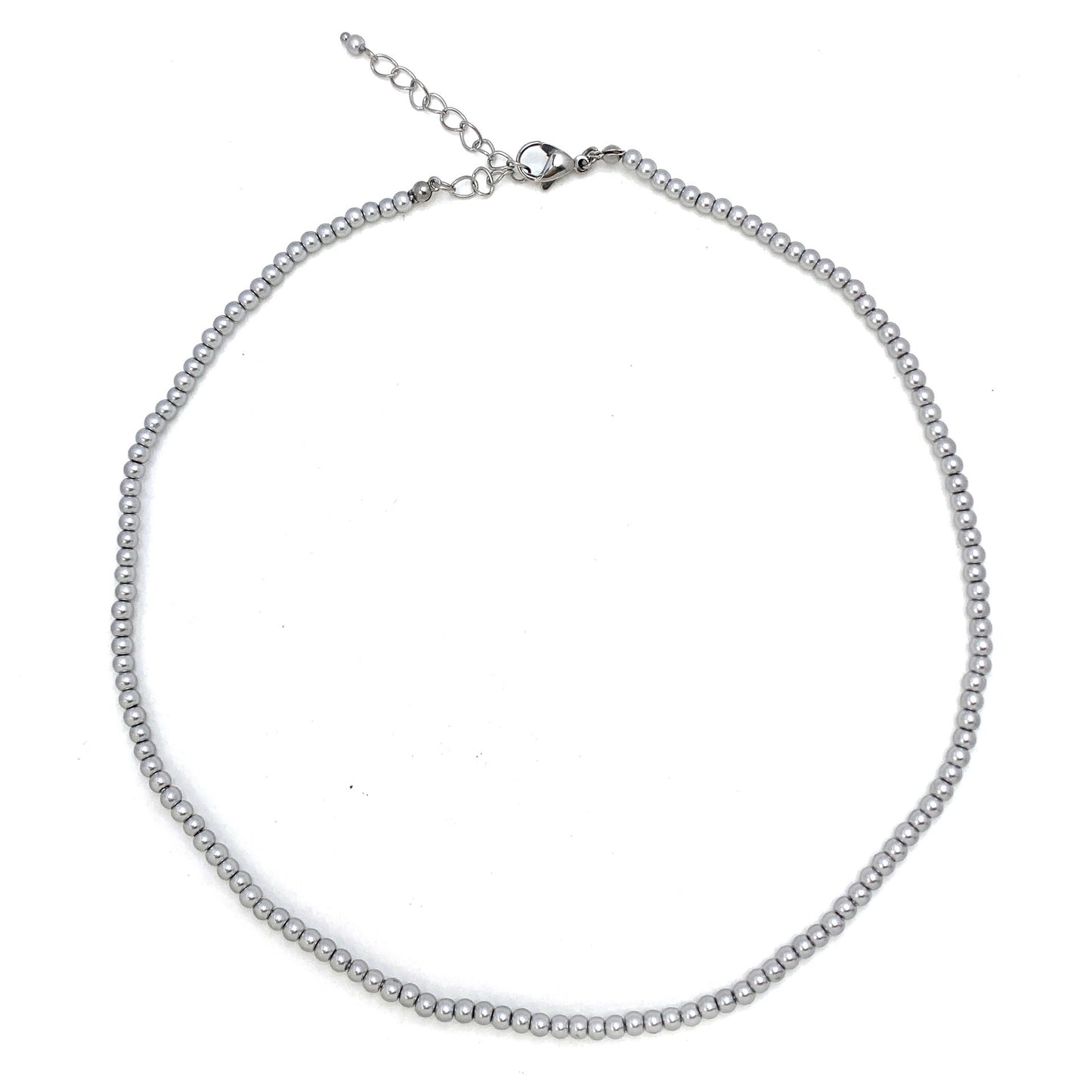 Pearl collection: Swarovski-inspired imitation round pearls with a perfect round shape Silver-gray necklace