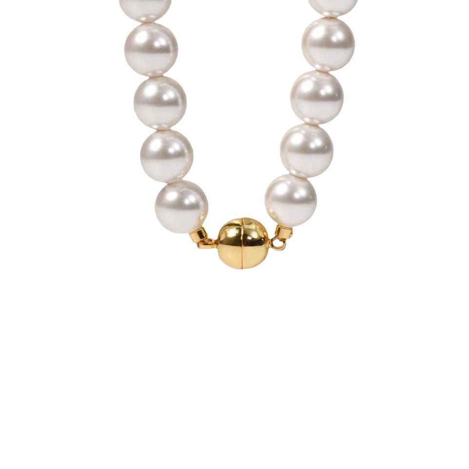 pearl necklace white